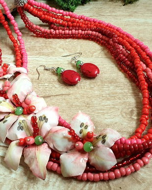 Set/Colier multisir si cercei/flori in rosu