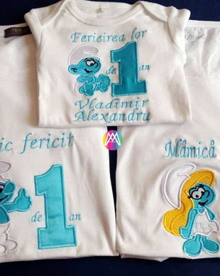 Set Tricouri aniversare cu  Strumfi ,Brodate