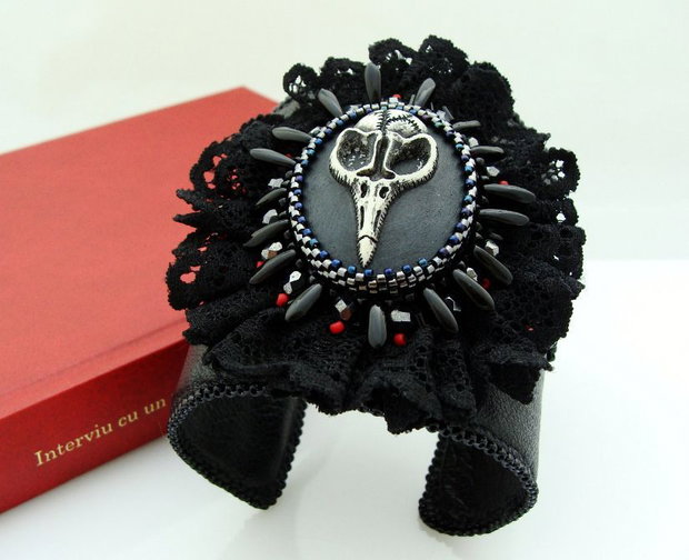 Bratara statement din piele si dantela, Bratara in stil gotic victorian