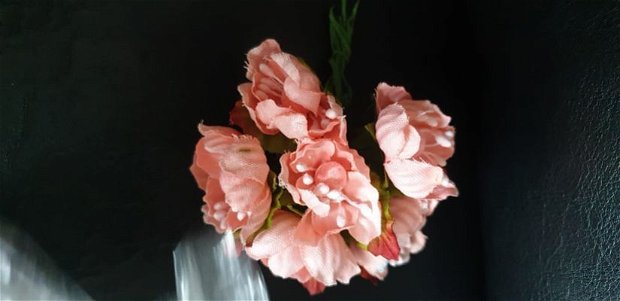 Buchețel 6 flori (3cm)