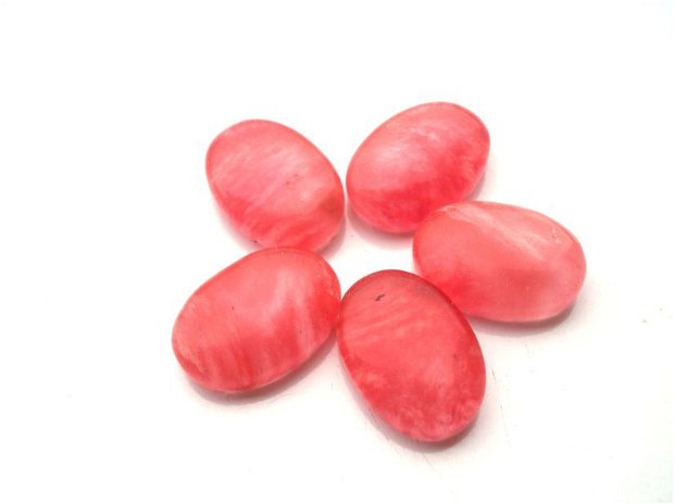Cabochon cherry quartz