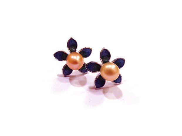 Cercei floare din Argint 925 rodiat si Perle de cultura roz pal - CE659.1 - Cercei floare, cercei perle de cultura, cercei cu surub, cercei albastri verzui emailati