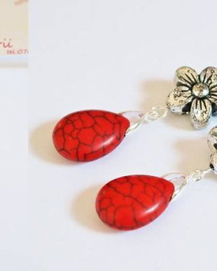 Cercei Floare cu Coral Rosu