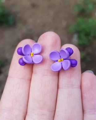 Cercei micuti liliac