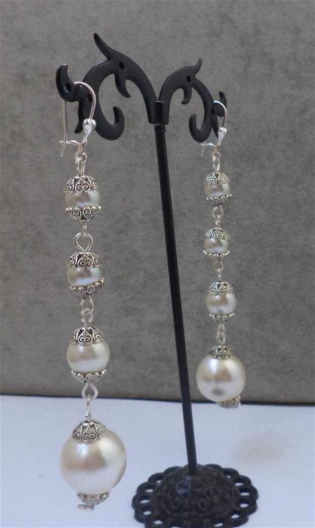 Cercei handmade,eleganti cu perle acrilice