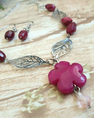 Set/colier si cercei/ floare jad /inox