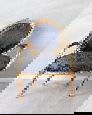 Semifotoliu din lemn masiv auriu cu tapiterie albastra