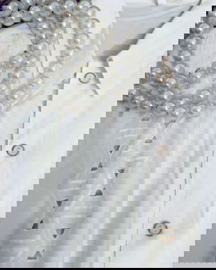 Bluza cu broderie sparta pe bust