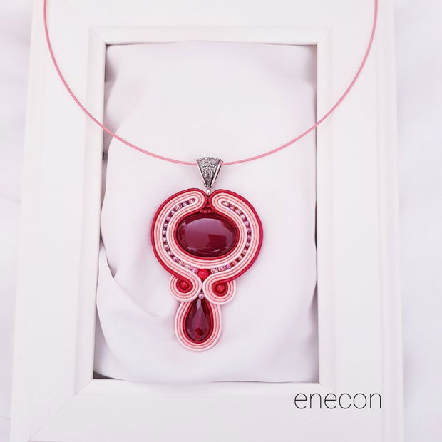 Pandantiv soutache cu agat si cristal