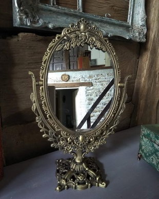 Oglinda pentru machiaj stil vintage