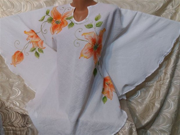 Bluzå- cerc- din pânzå topită albă pictatå cu flori gen clematita