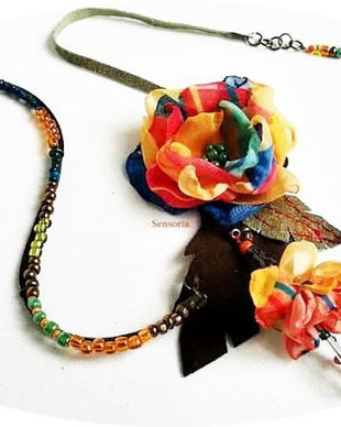 colier cu flori multicolor