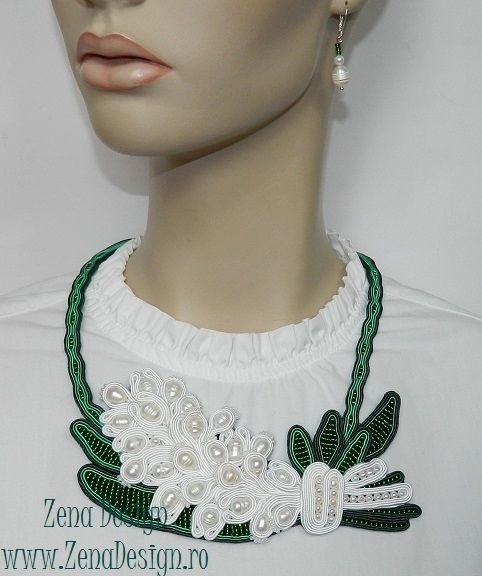 Colier "Buchet de lăcrămioare", colier cu perle de cultura, colier statement alb cu verde