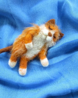 Brosa/ornament `Fluffy`