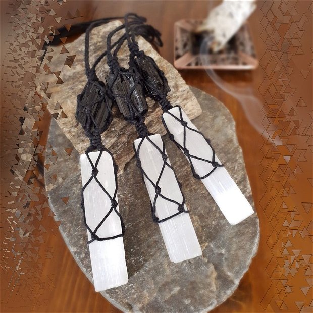 Turmalină Neagră/Selenit - Colier "Fantasy"cu piatră brută de Turmalină Neagră și Selenit. Unicat. Pandantiv handmade. Colier pentru Purificare și Protecție Energetică.Talisman de protecție