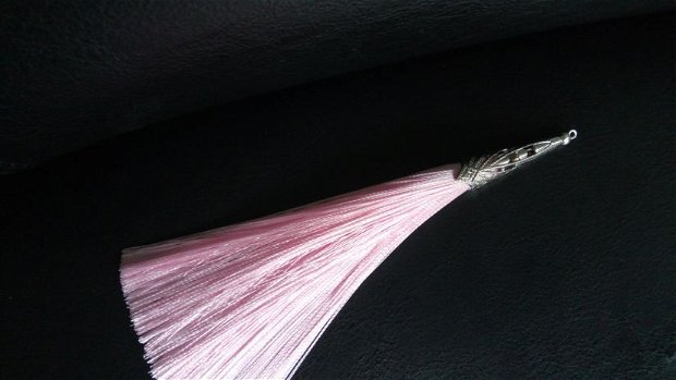 Ciucuri (13cm) nuanță roz deschis, mătase, capacele argintii