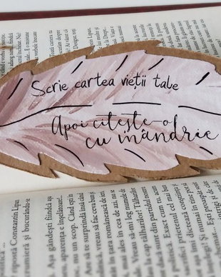 semn de carte pictat manual personalizat cu mesaj frunza
