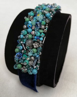 Bratara handmade cu pietre albastre/bleu