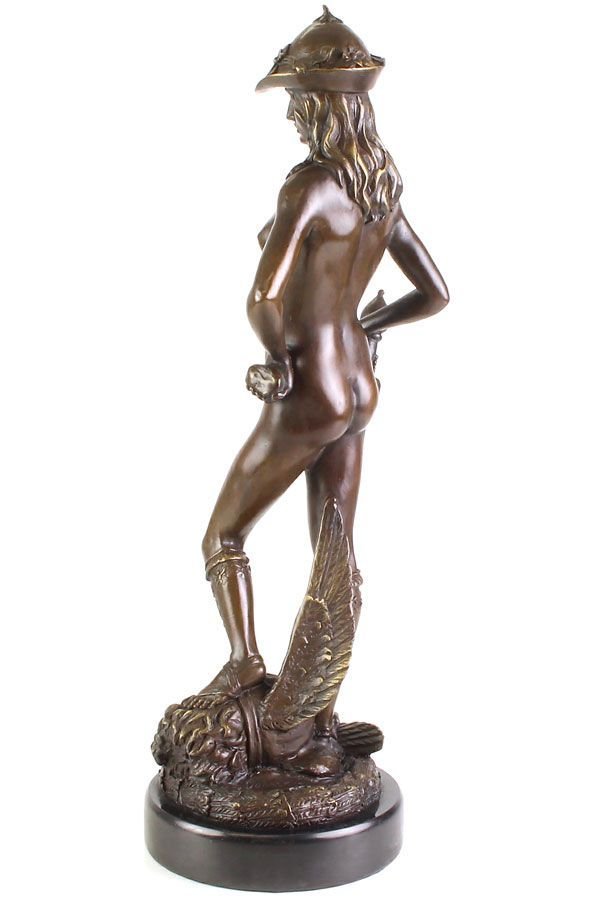 David - statueta din bronz pe soclu din marmura