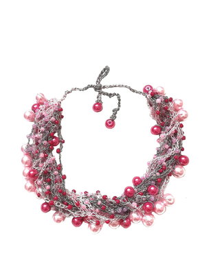 Colier cu margele roz pink crosetat pe fir matase