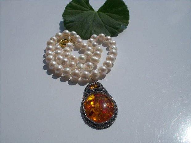 Colier perle white baroq& pandant amber
