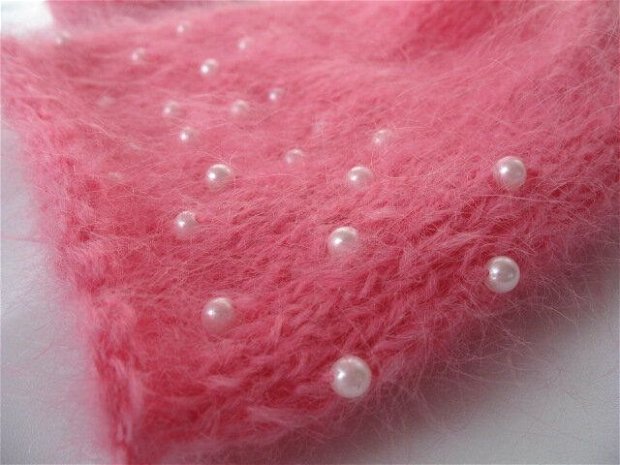 Caciula tricotata cu perle