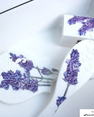 Trusou cu lavanda pentru gatitul miresei (cufar, perie, oglinda, caseta)