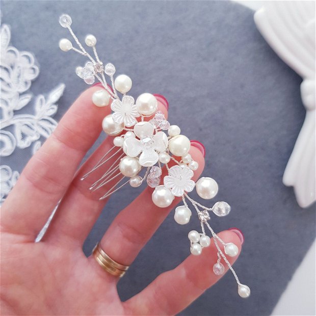 Angelica- Pieptan mireasa cu flori și perle