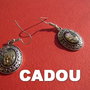 CADOU .... Cercei din metal finisaj satinat cu cabochon oval din scoica paua abalone