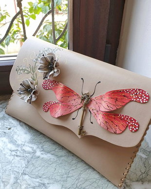 Poseta plic handmade unicat din piele naturala - Summer Dragonfly