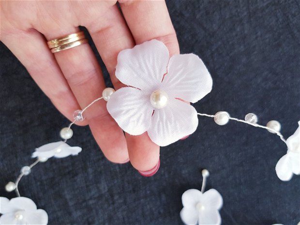 Accesoriu mireasă lung cu flori și perle - Harynna