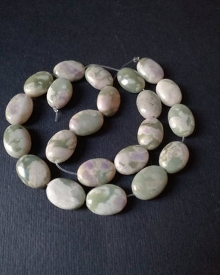 PEACE JADE - 14 x 10 MM