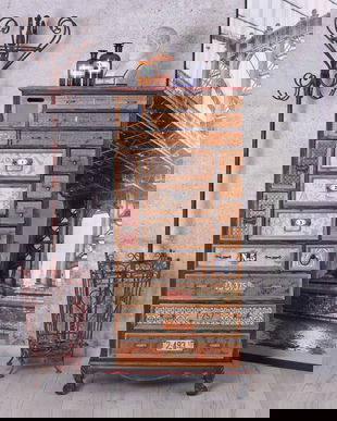 Vitrina industriala mare  din lemn masiv cu metal si diverse decoruri