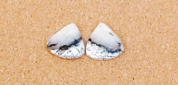 Pereche opal dendritic - cabochoane - A196