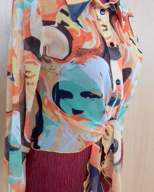 bluza cu chipuri