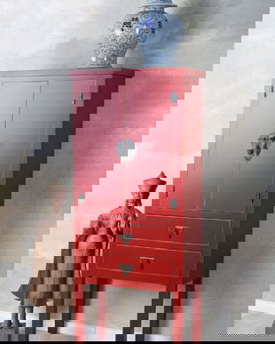 Cabinet exotic din lemn masiv rosu