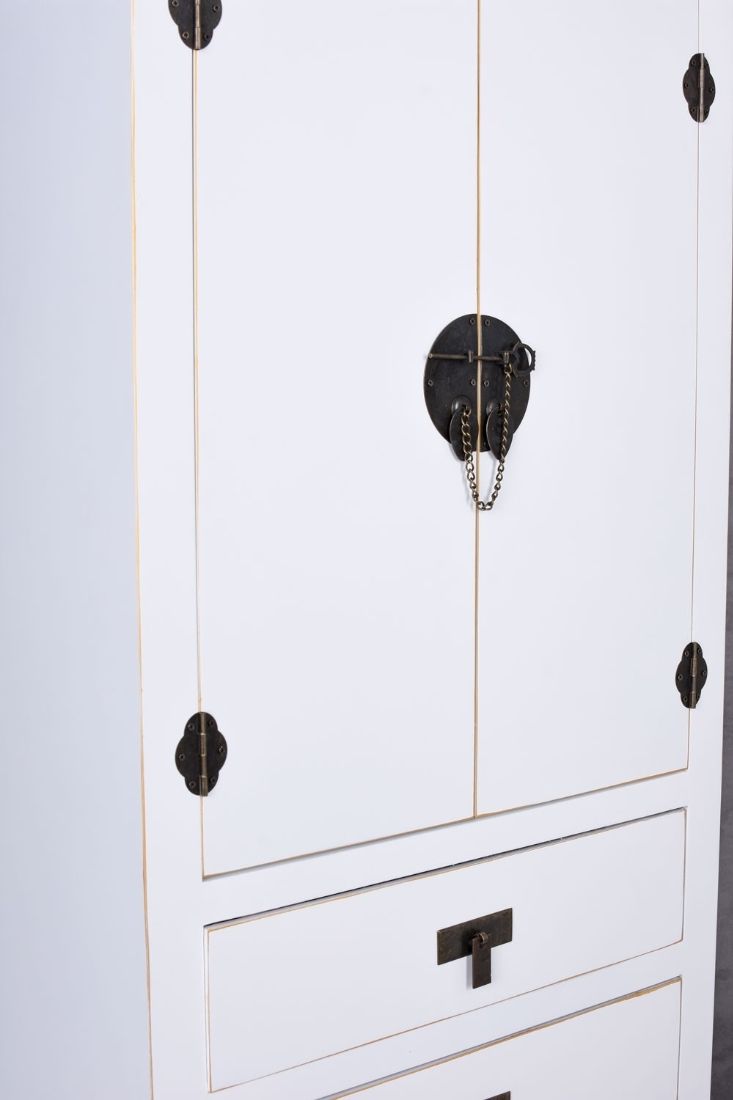 Cabinet exotic din lemn masiv alb