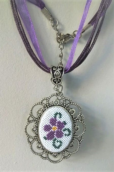 Medalion "Violeta"