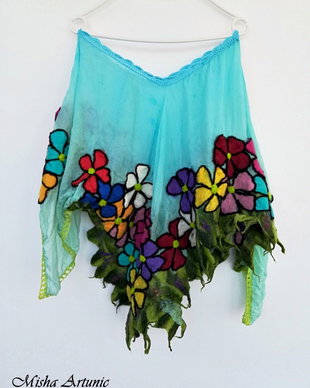 Bluza din matase naturala, in colt, cu floricele impaslite