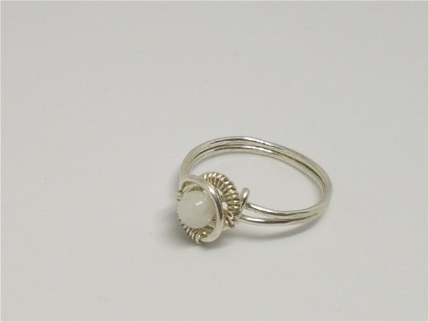 Inel handmade , Inel din argint , inel cu piatra lunii.