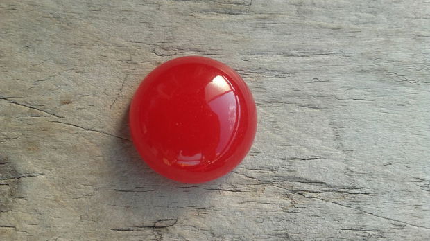 Cabochon jad rosu, 20 mm