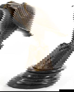 Vultur stilizat - statueta din bronz pe soclu din marmura