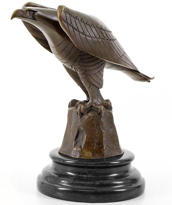 Vultur stilizat - statueta din bronz pe soclu din marmura