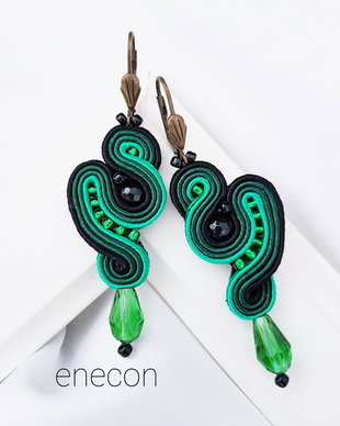 Cercei soutache verzi cu onix si cristale