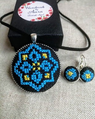 Set bijuterii cu broderie manuala