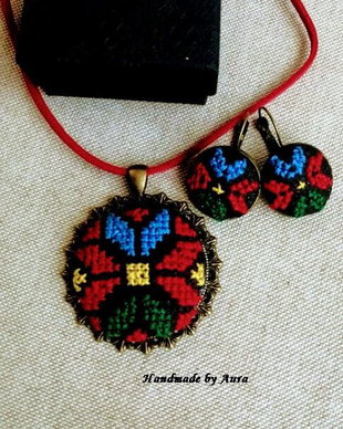 Set bijuterii cu broderie manuala