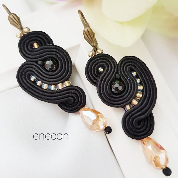 Cercei soutache negri cu onix si cristale