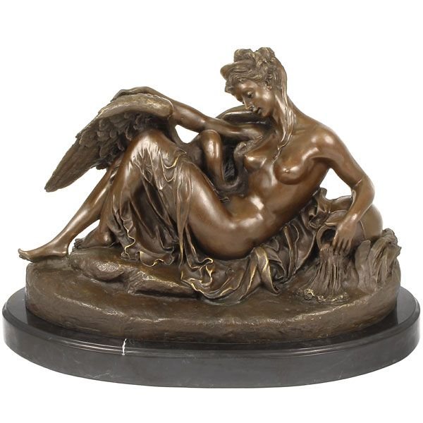 Doamna cu o lebada - statueta din bronz pe soclu din marmura