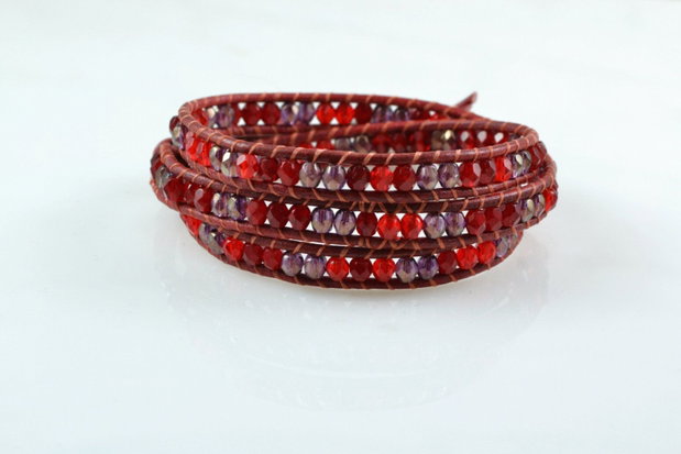 Bratara wrap cu snur de piele si mix de cristale ''Red Riddin' Hood''