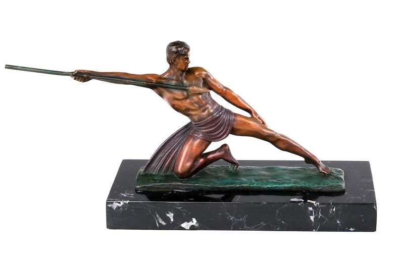 Aruncatorul cu sulita - statueta din bronz pe soclu din marmura